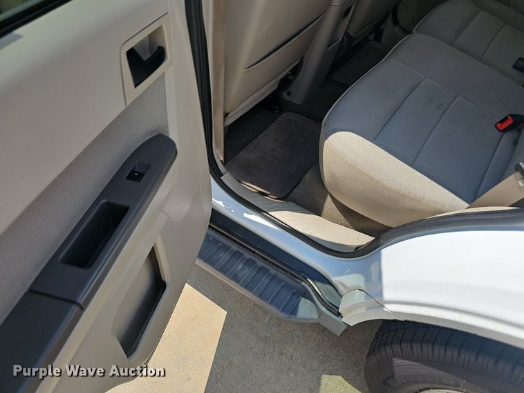 image for item EJ5773 2011 Ford  Escape SUV