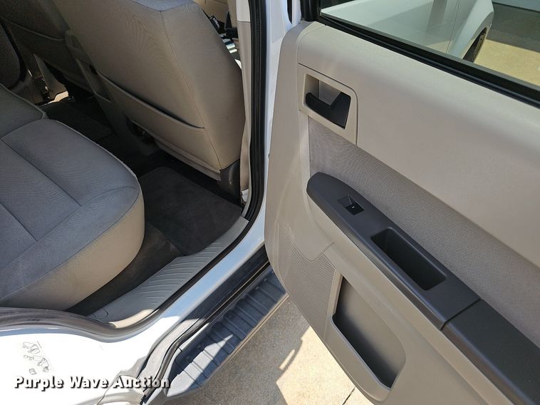 image for item EJ5773 2011 Ford  Escape SUV