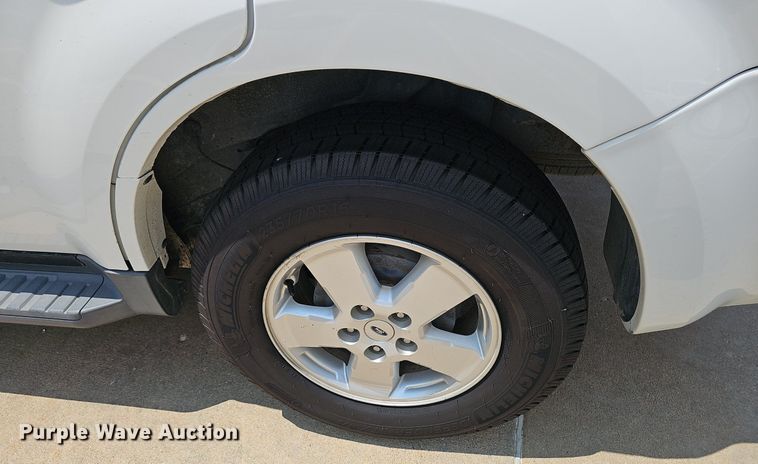 image for item EJ5773 2011 Ford  Escape SUV