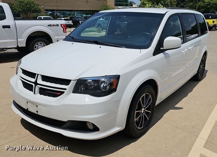 image for item EJ5774 2017 Dodge Grand Caravan van