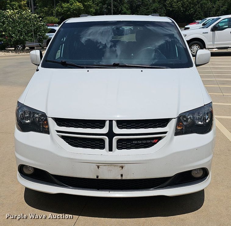 image for item EJ5774 2017 Dodge Grand Caravan van