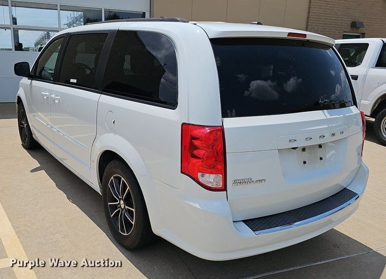 image for item EJ5774 2017 Dodge Grand Caravan van
