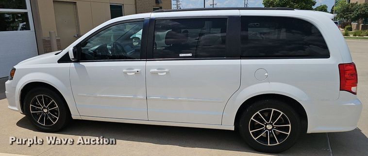 image for item EJ5774 2017 Dodge Grand Caravan van