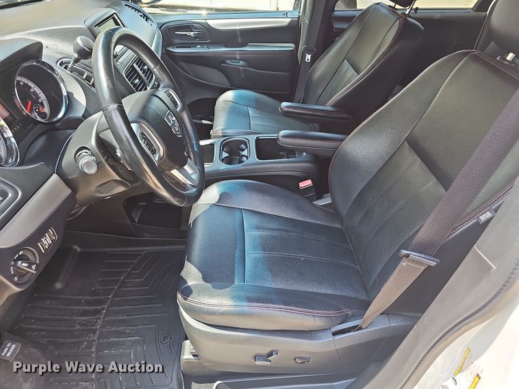 image for item EJ5774 2017 Dodge Grand Caravan van