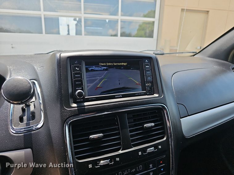 image for item EJ5774 2017 Dodge Grand Caravan van