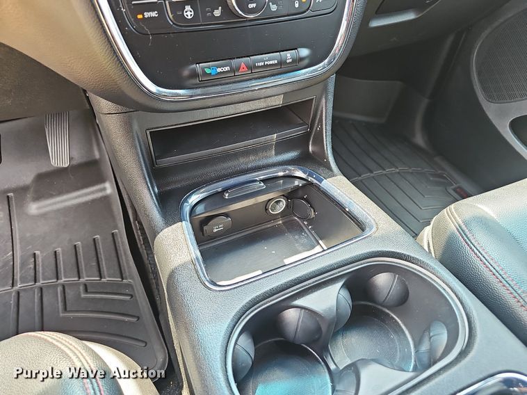 image for item EJ5774 2017 Dodge Grand Caravan van