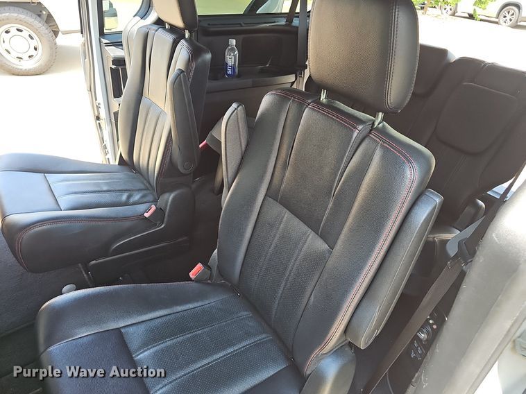 image for item EJ5774 2017 Dodge Grand Caravan van