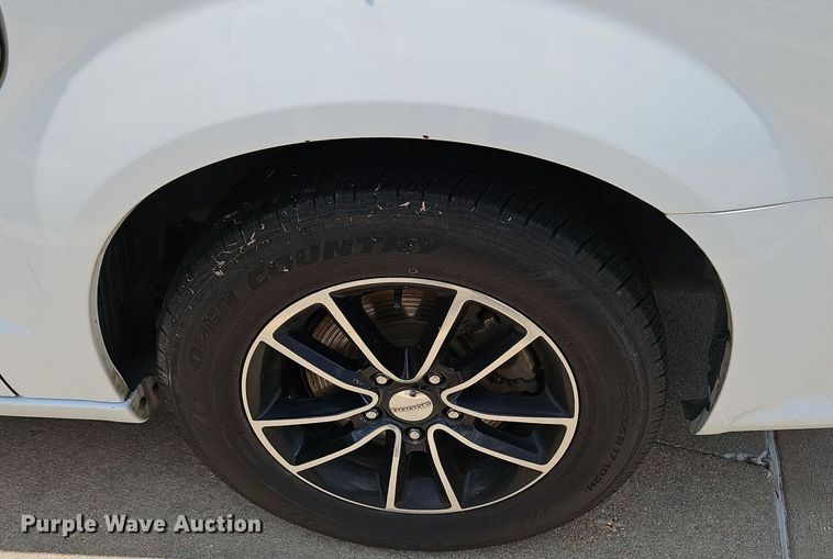 image for item EJ5774 2017 Dodge Grand Caravan van