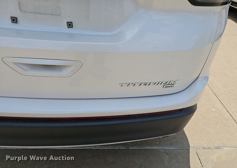 image for item EJ5775 2017 Ford  Edge Titanium SUV