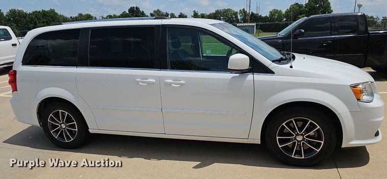 image for item EJ5776 2017 Dodge  Grand Caravan SXT van