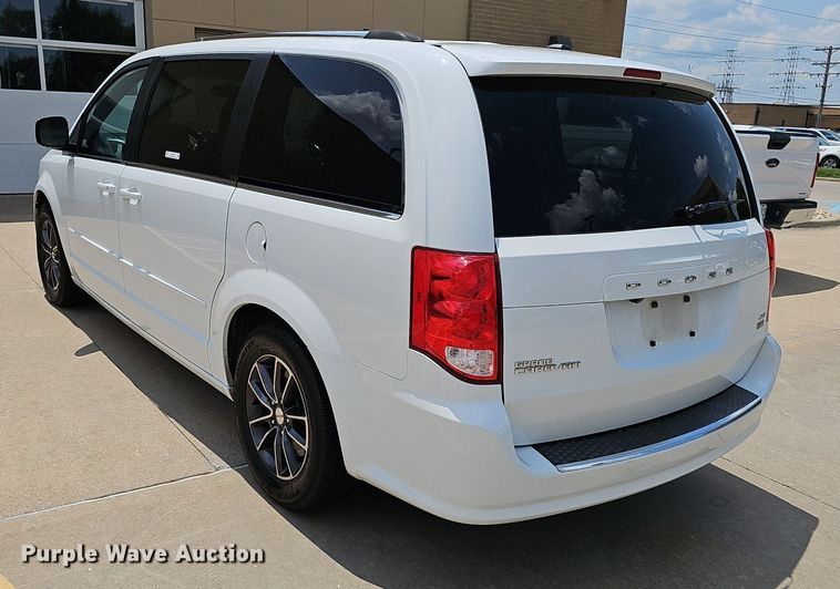 image for item EJ5776 2017 Dodge  Grand Caravan SXT van