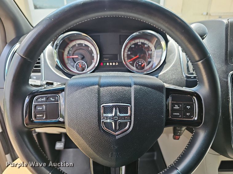 image for item EJ5776 2017 Dodge  Grand Caravan SXT van