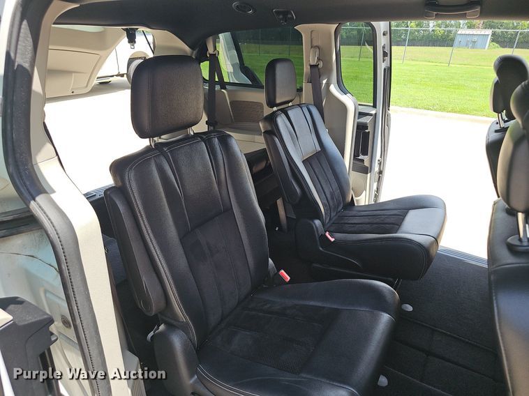 image for item EJ5776 2017 Dodge  Grand Caravan SXT van