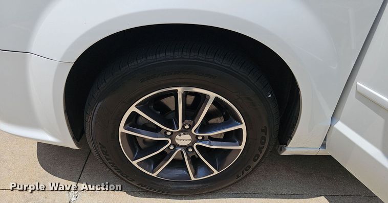 image for item EJ5776 2017 Dodge  Grand Caravan SXT van