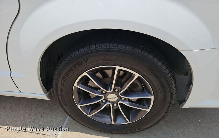 image for item EJ5776 2017 Dodge  Grand Caravan SXT van