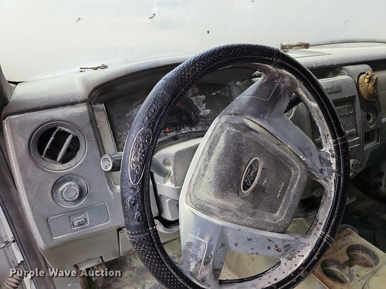 image for item EJ5793 2009 Ford F15 pickup truck