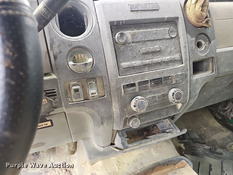 image for item EJ5793 2009 Ford F15 pickup truck