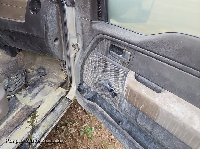 image for item EJ5793 2009 Ford F15 pickup truck