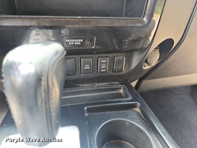 image for item EJ5807 2013 Nissan  Titan King Cab flatbed pickup truck