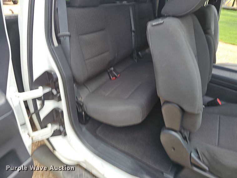 image for item EJ5807 2013 Nissan  Titan King Cab flatbed pickup truck