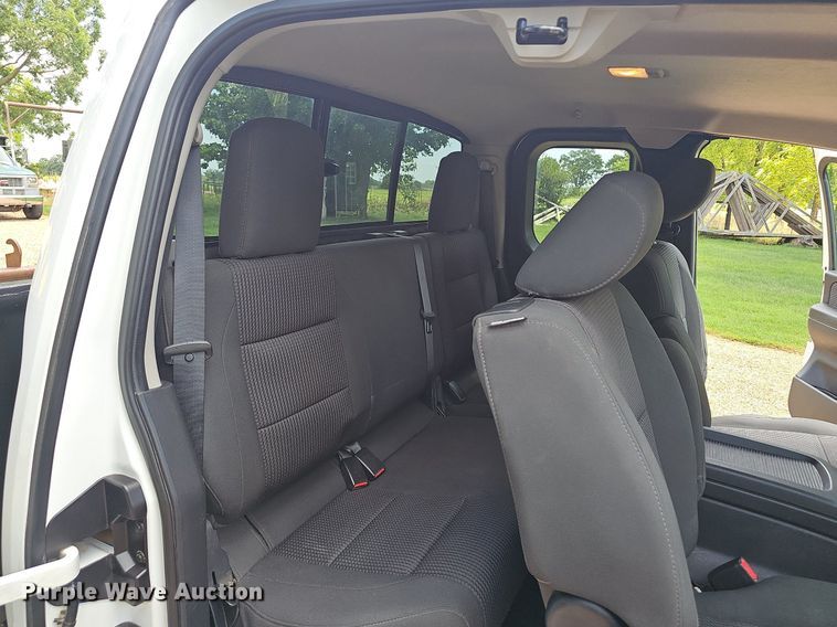 image for item EJ5807 2013 Nissan  Titan King Cab flatbed pickup truck