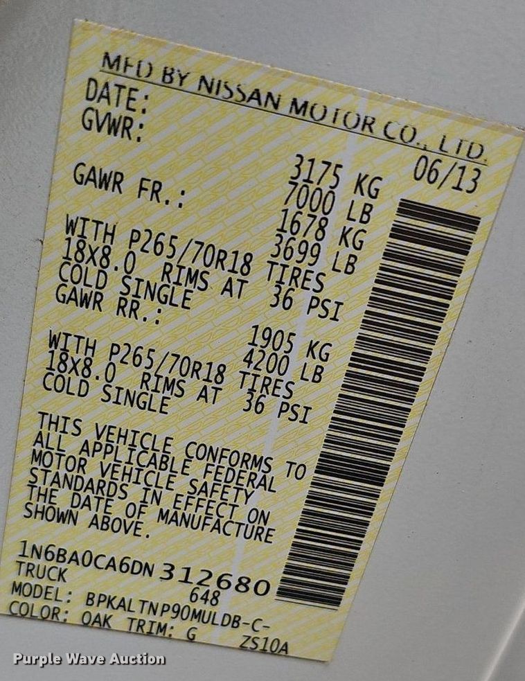 image for item EJ5807 2013 Nissan  Titan King Cab flatbed pickup truck