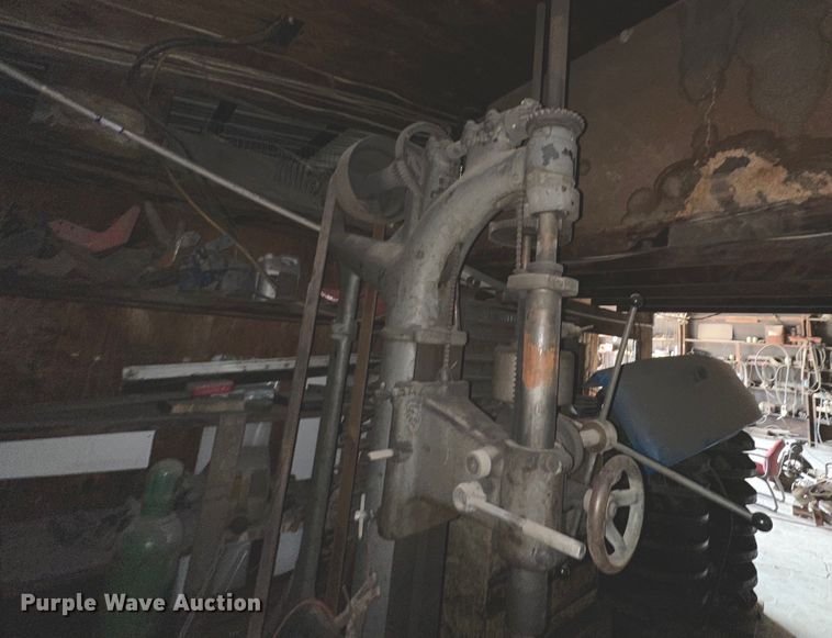 image for item EJ6408 Drill press 