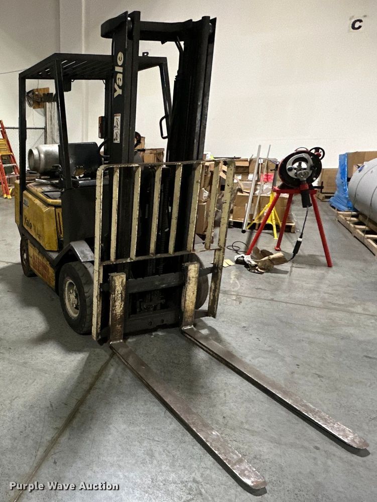 image for item EJ6418 1993 Yale  GLP040AFNUAV084LP5 forklift