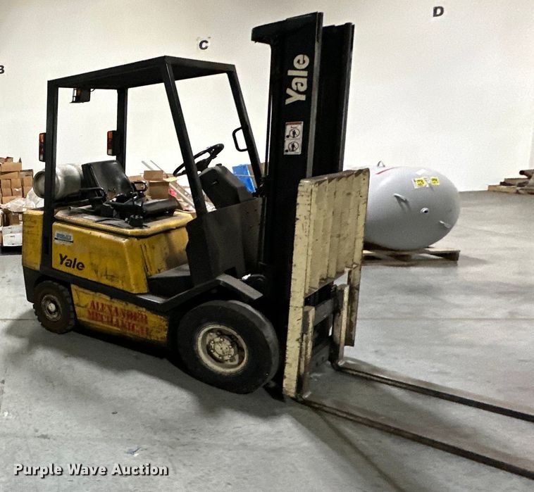 image for item EJ6418 1993 Yale  GLP040AFNUAV084LP5 forklift