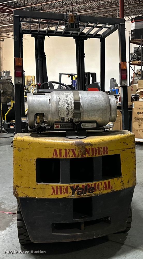 image for item EJ6418 1993 Yale  GLP040AFNUAV084LP5 forklift