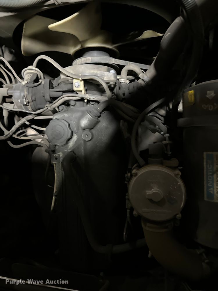 image for item EJ6418 1993 Yale  GLP040AFNUAV084LP5 forklift