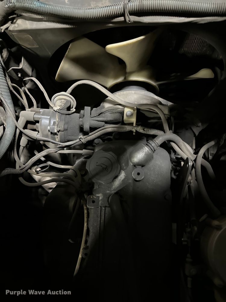 image for item EJ6418 1993 Yale  GLP040AFNUAV084LP5 forklift