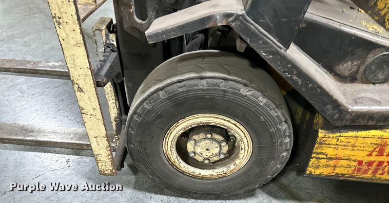 image for item EJ6418 1993 Yale  GLP040AFNUAV084LP5 forklift