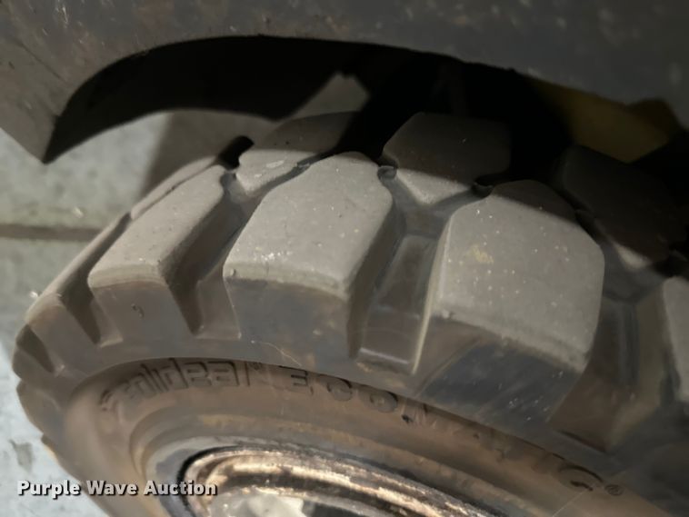 image for item EJ6418 1993 Yale  GLP040AFNUAV084LP5 forklift