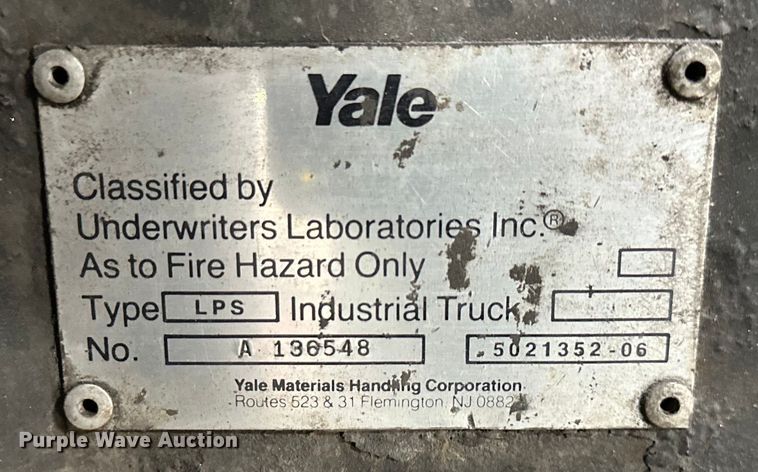 image for item EJ6418 1993 Yale  GLP040AFNUAV084LP5 forklift