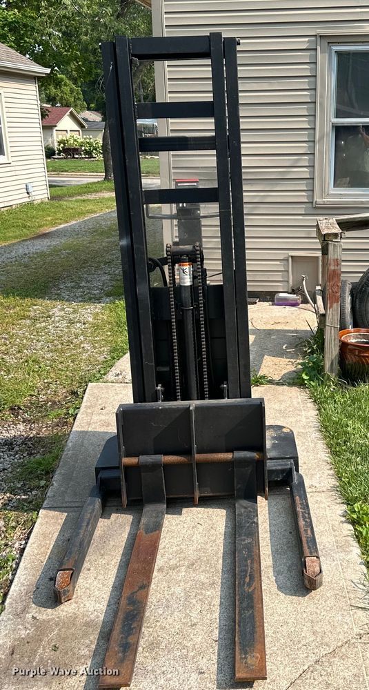 image for item EJ6421 MHC  MT15 order picker