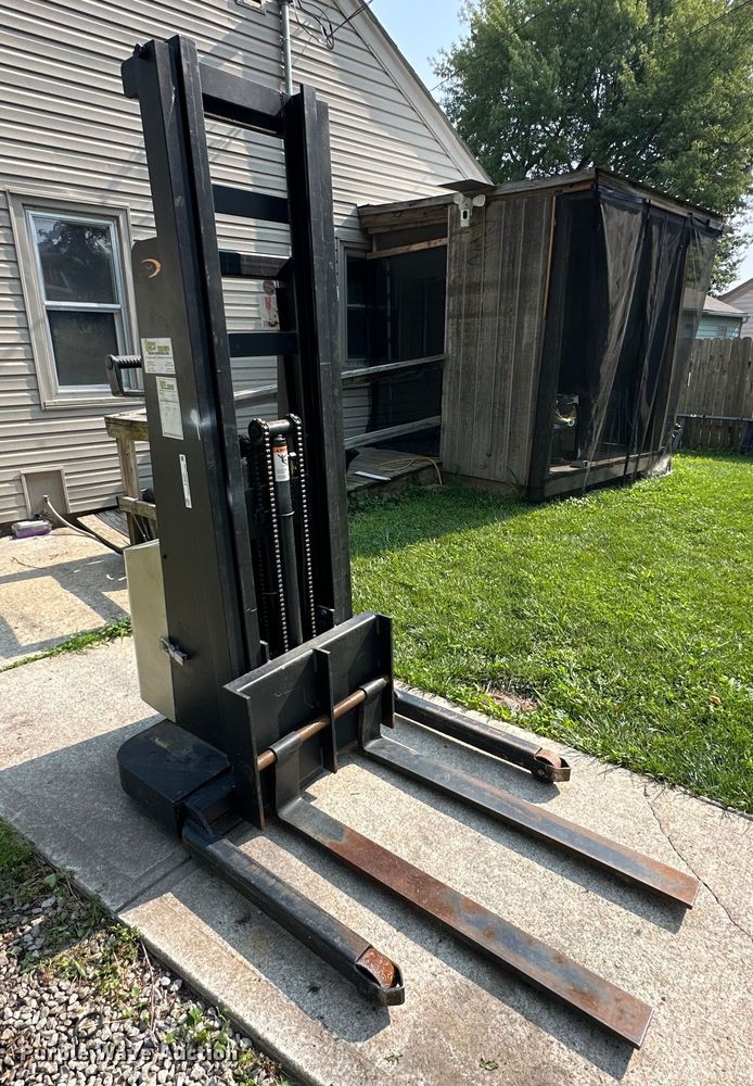 image for item EJ6421 MHC  MT15 order picker