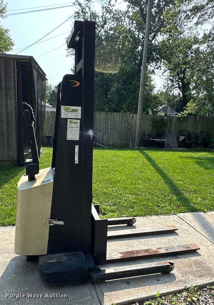 image for item EJ6421 MHC  MT15 order picker