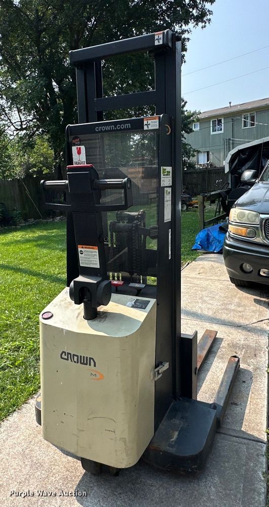 image for item EJ6421 MHC  MT15 order picker