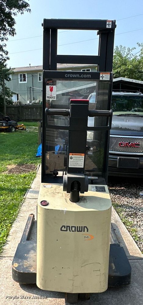 image for item EJ6421 MHC  MT15 order picker