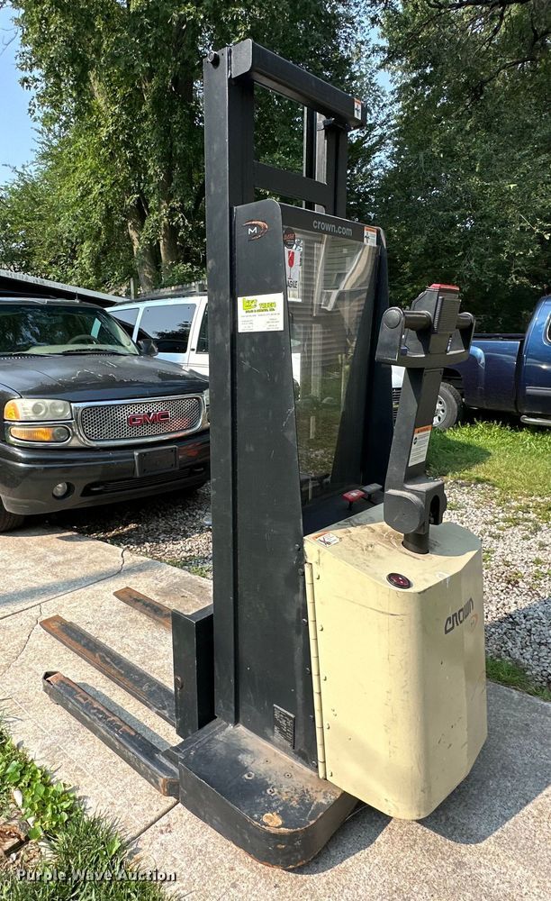 image for item EJ6421 MHC  MT15 order picker