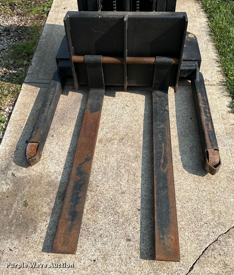 image for item EJ6421 MHC  MT15 order picker