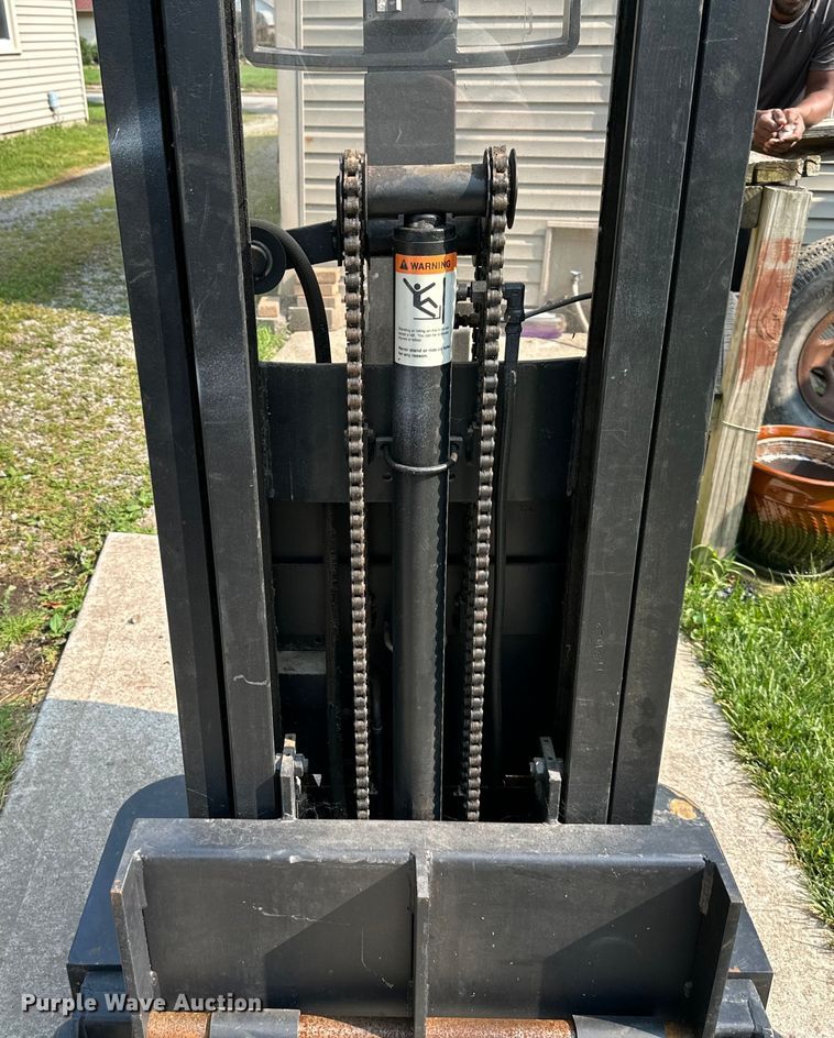 image for item EJ6421 MHC  MT15 order picker