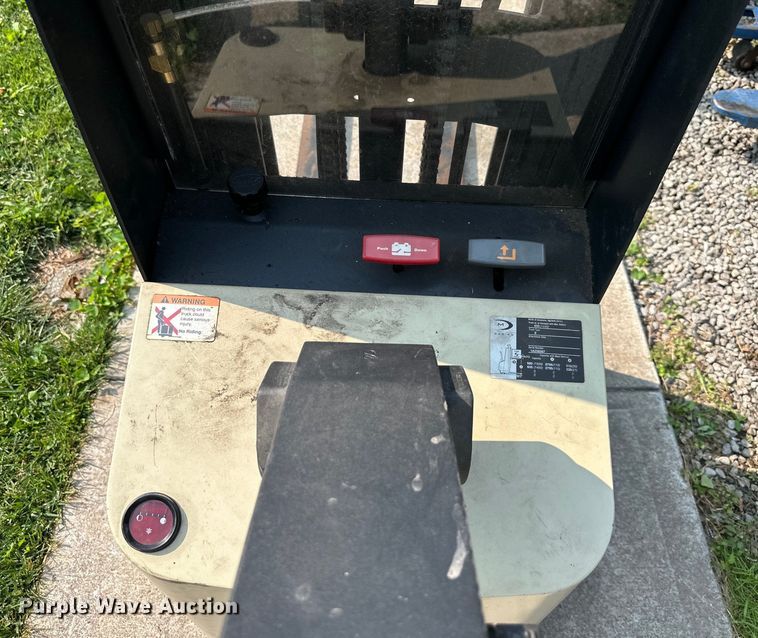 image for item EJ6421 MHC  MT15 order picker