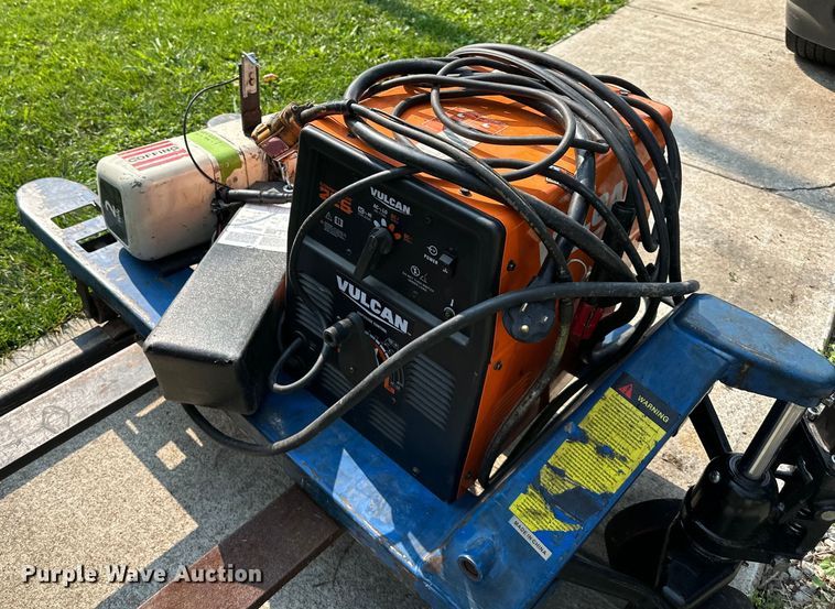 image for item EJ6423 Vulcan Commander 225  Welder 