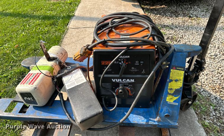 image for item EJ6423 Vulcan Commander 225  Welder 