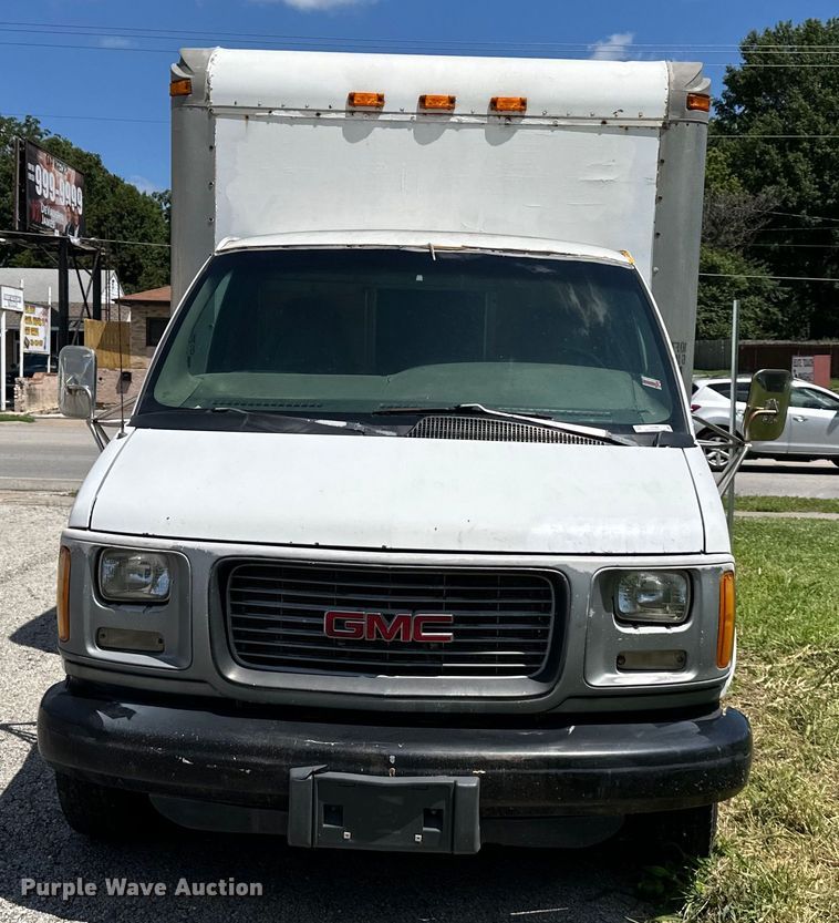 image for item EJ7083 1999 GMC 3500 box truck