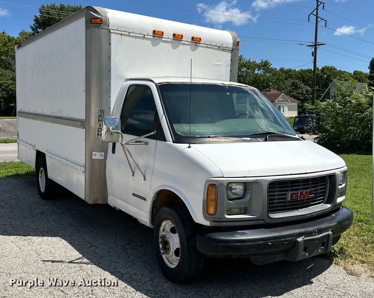 image for item EJ7083 1999 GMC 3500 box truck