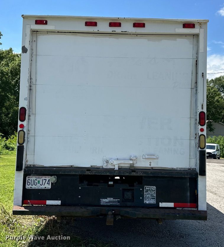 image for item EJ7083 1999 GMC 3500 box truck