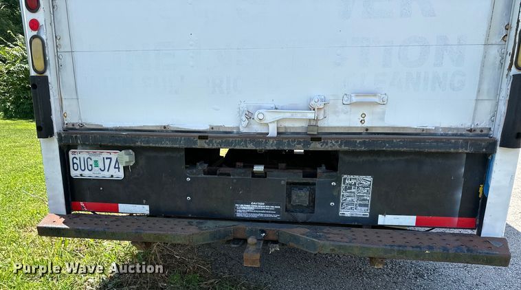 image for item EJ7083 1999 GMC 3500 box truck